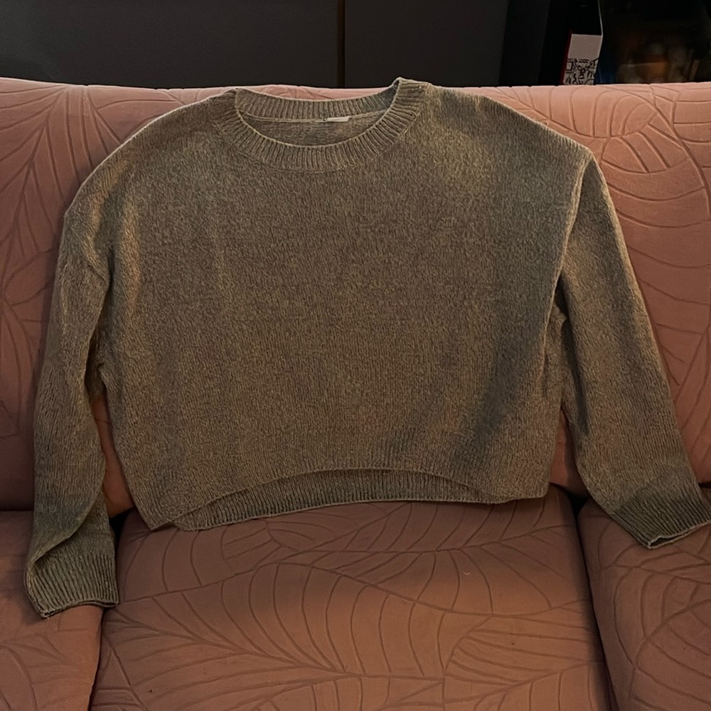 Light gray cropped sweater, medium